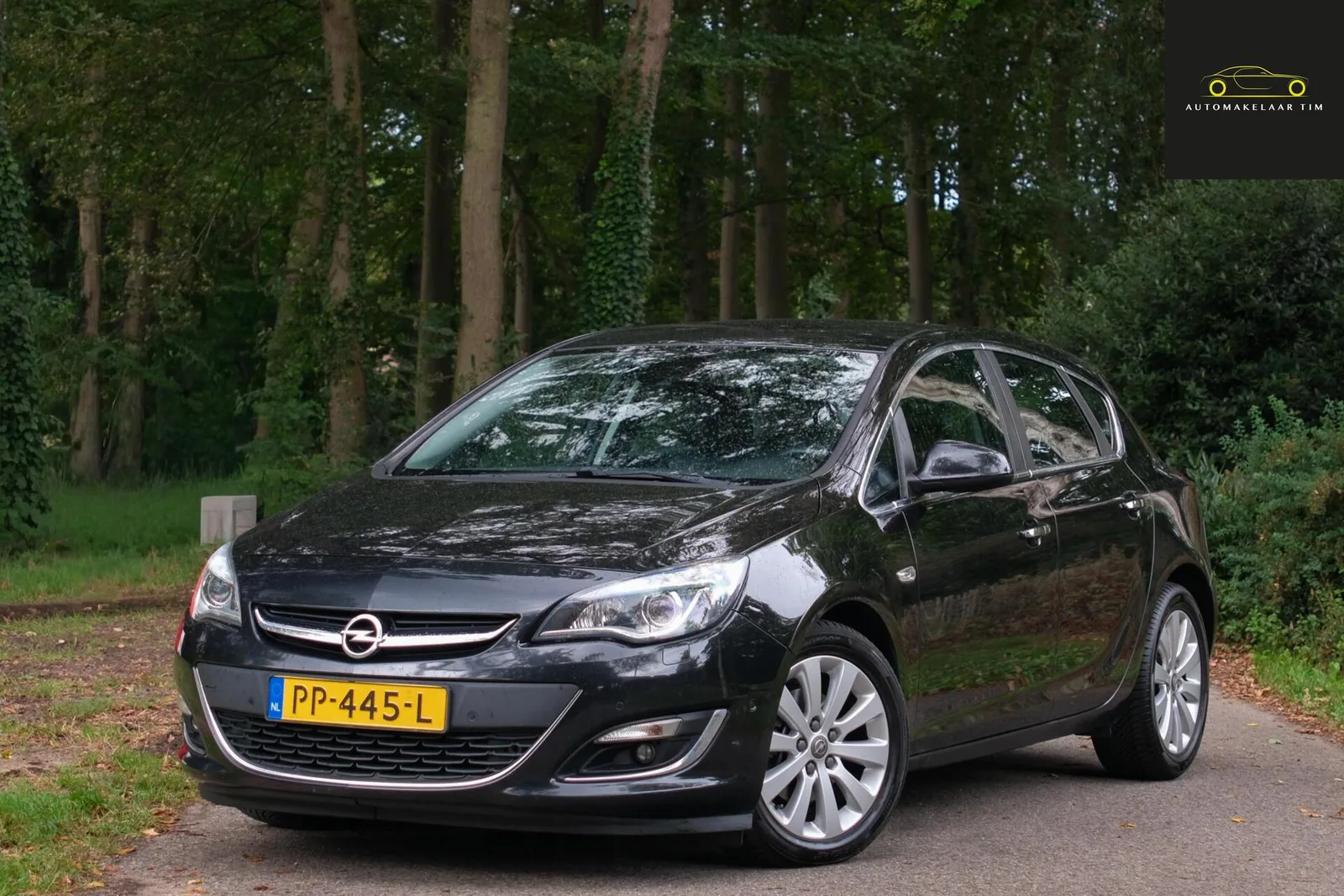Opel Astra (2013) — foto 1
