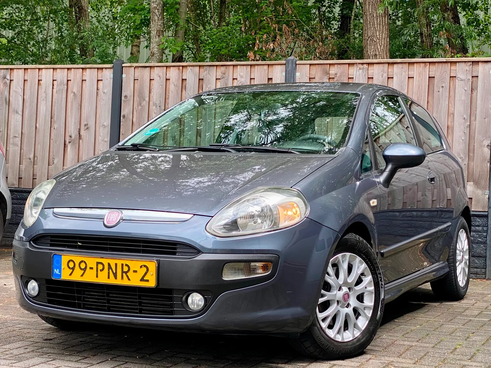 Fiat Punto (2011) — foto 1