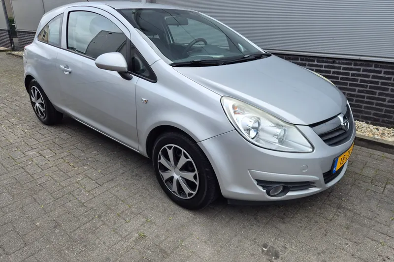 Opel Corsa (2008)
