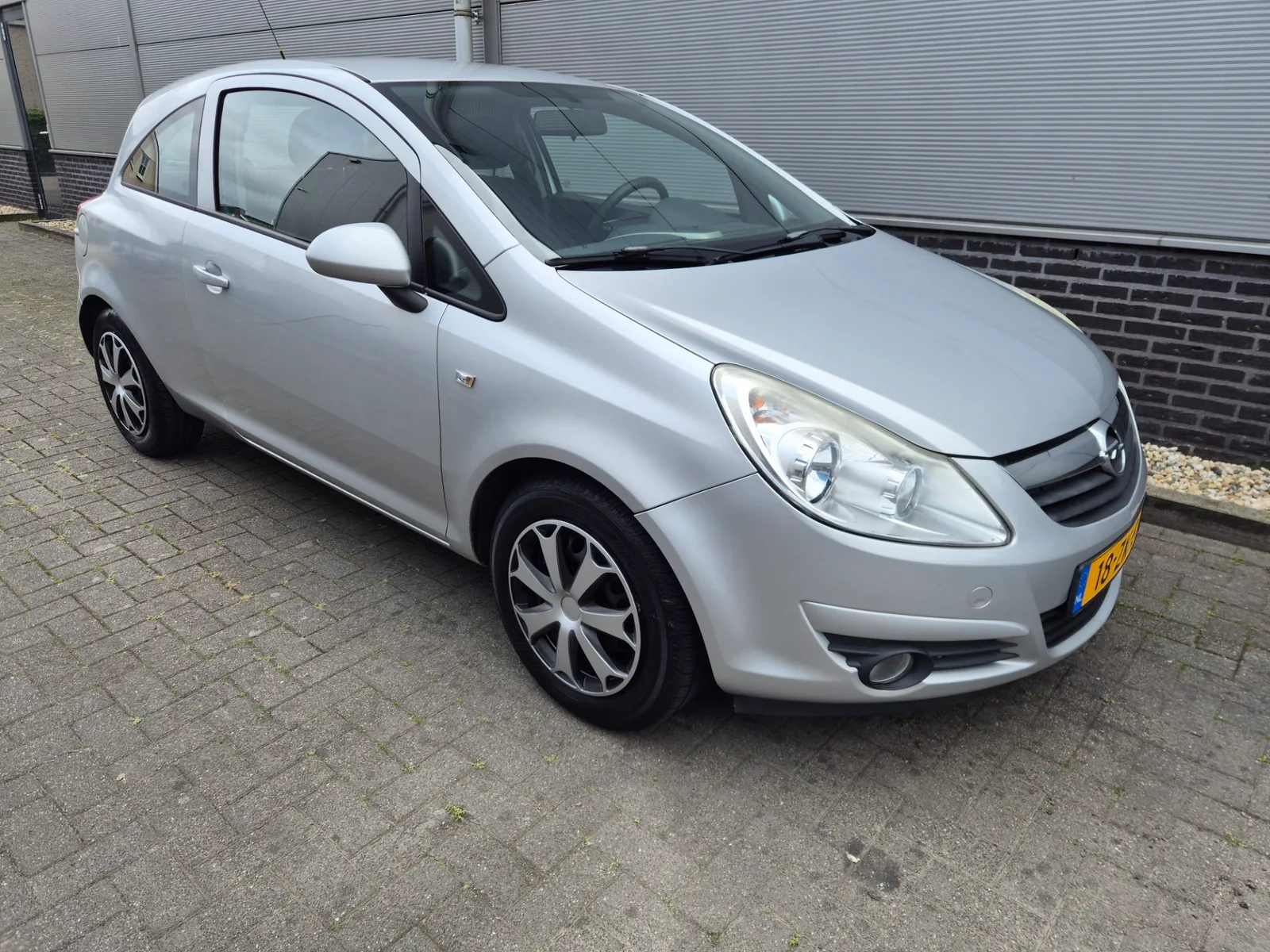 Opel Corsa (2008) — foto 1