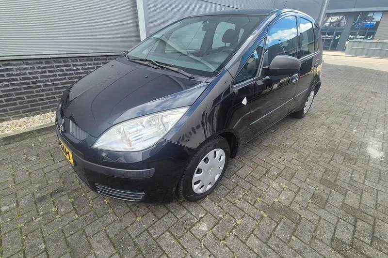 Mitsubishi Colt (2008)