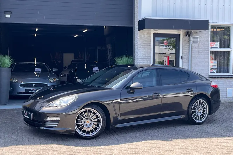 Porsche Panamera (2011)