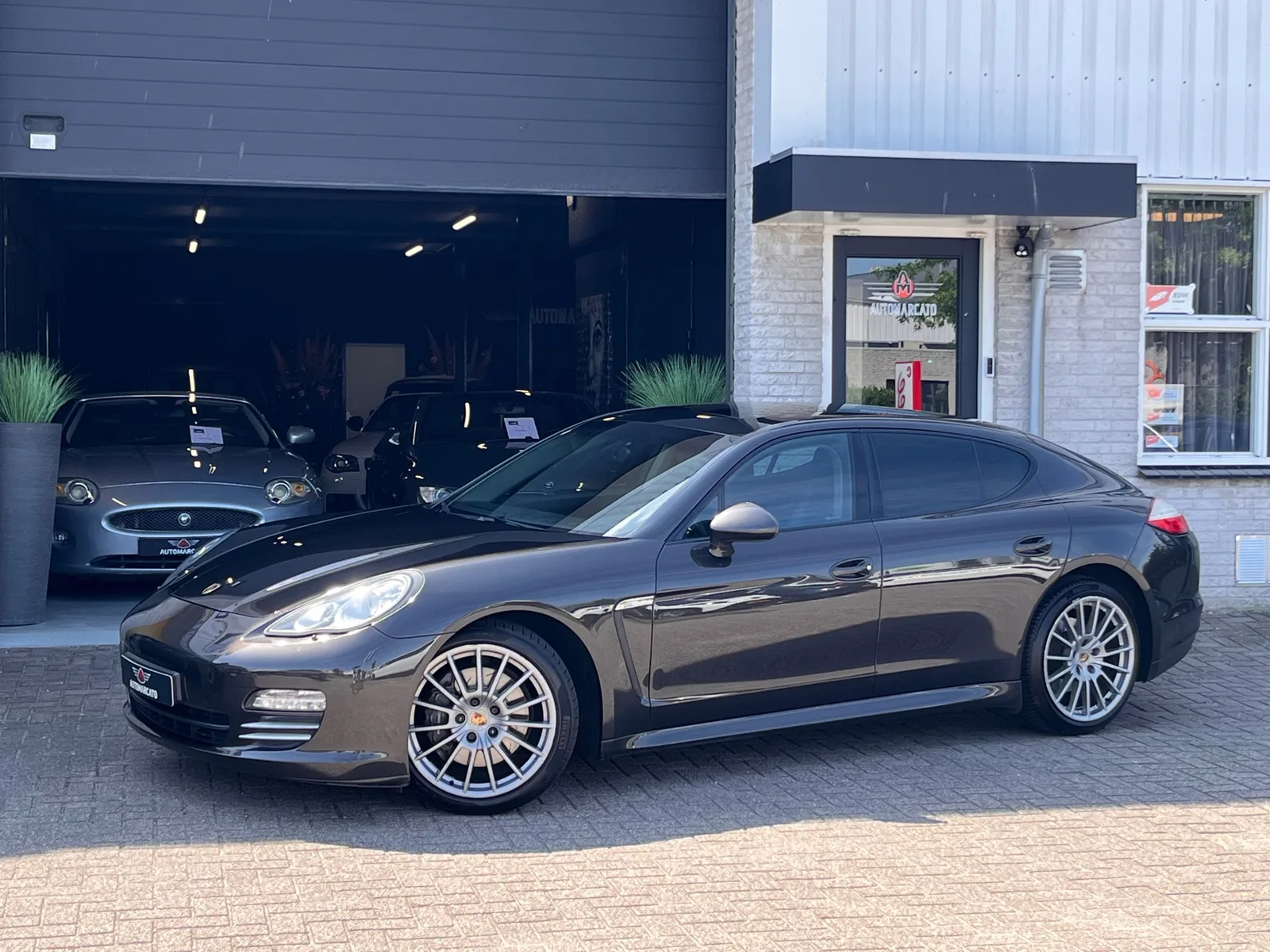 Porsche Panamera (2011) — foto 1