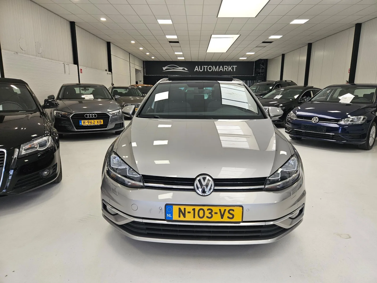 Volkswagen Golf (2019) — foto 1