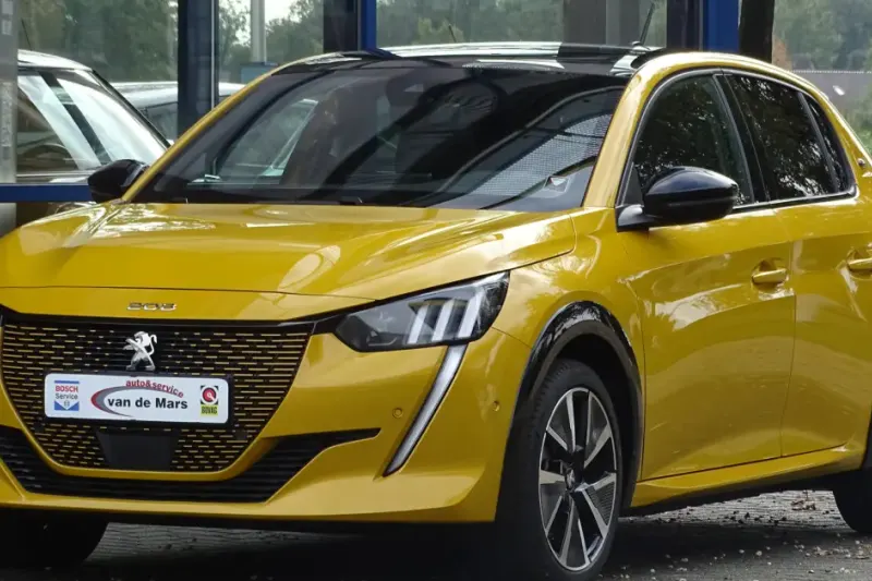 Peugeot e-208 (2022)