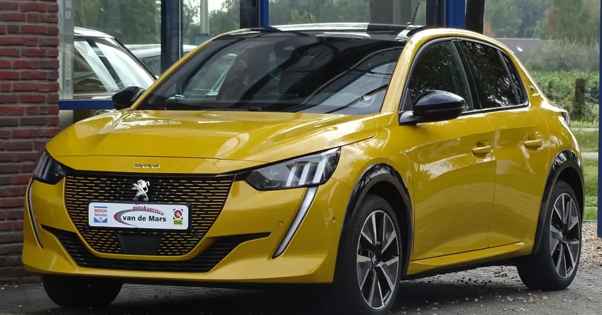 Peugeot e-208 (2022) — foto 1