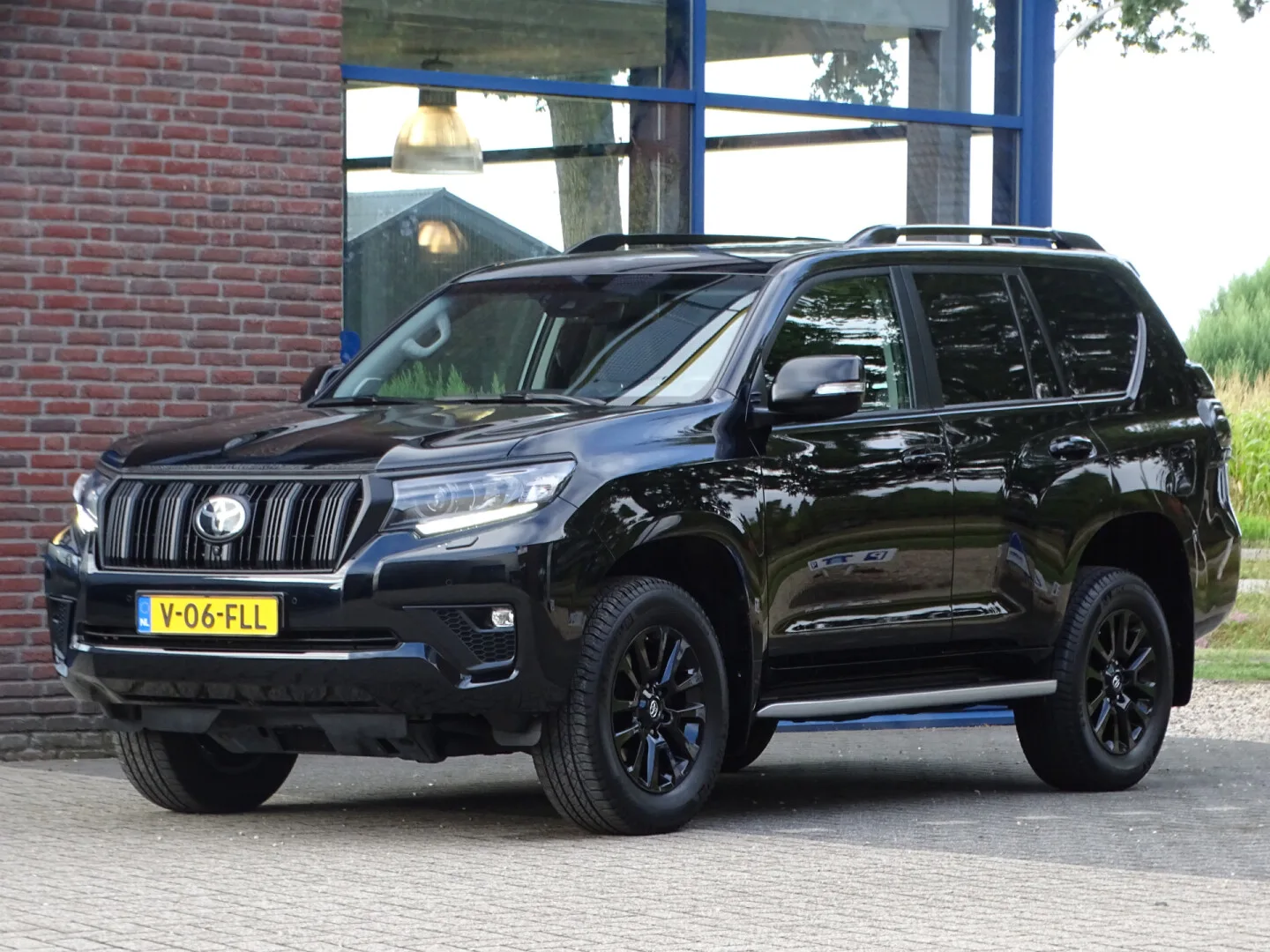 Toyota Land Cruiser (2024) — foto 1