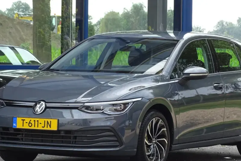 Volkswagen Golf (2023)