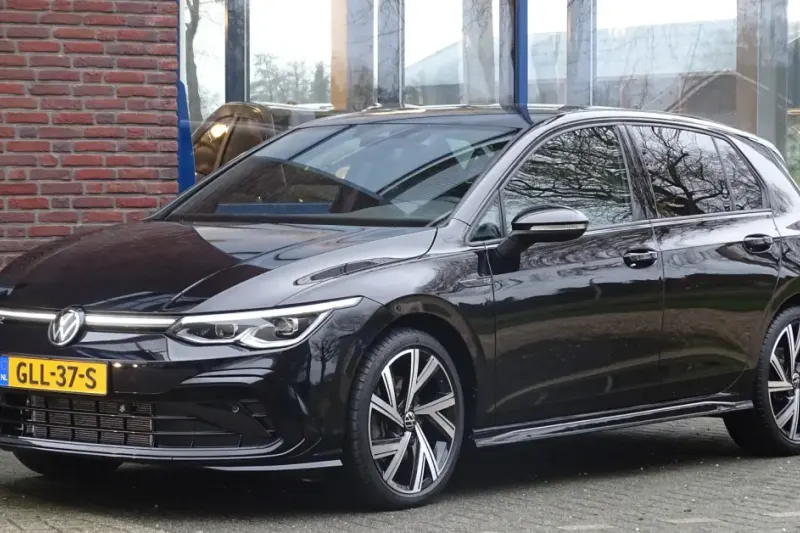 Volkswagen Golf (2024)