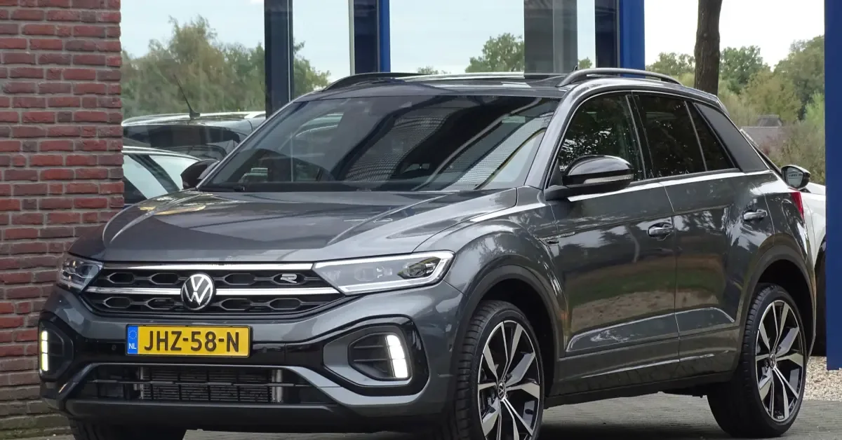 Volkswagen T-Roc (2025) — foto 1
