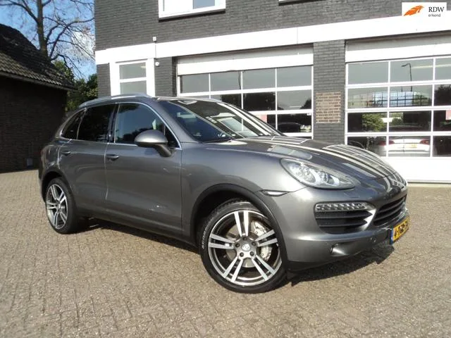 Porsche Cayenne (2010) — foto 1