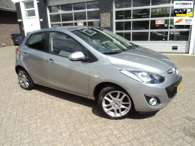 Mazda 2 (2012) — foto 1