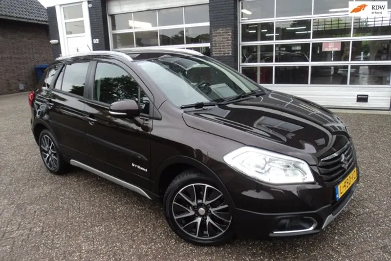 Suzuki SX4 S-Cross (2015)