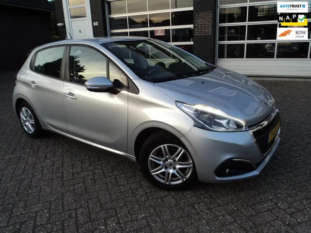 Peugeot 208 (2018) — foto 1