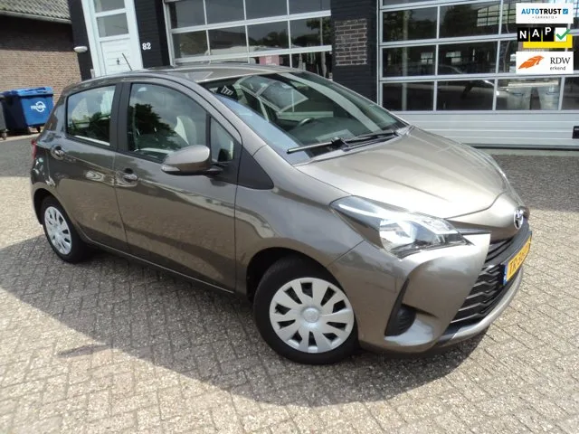Toyota Yaris (2018) — foto 1