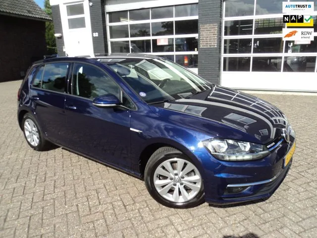 Volkswagen Golf (2020) — foto 1