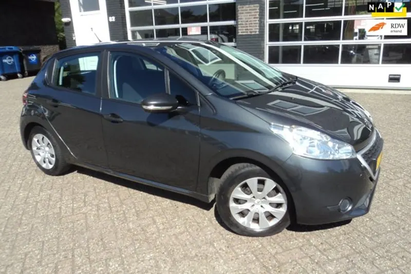 Peugeot 208 (2012)