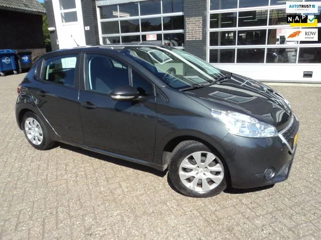 Peugeot 208 (2012) — foto 1