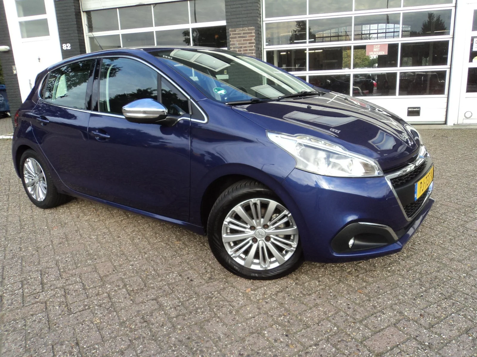 Peugeot 208 (2017) — foto 1