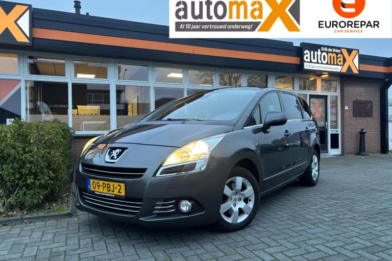 Peugeot 5008 (2011)