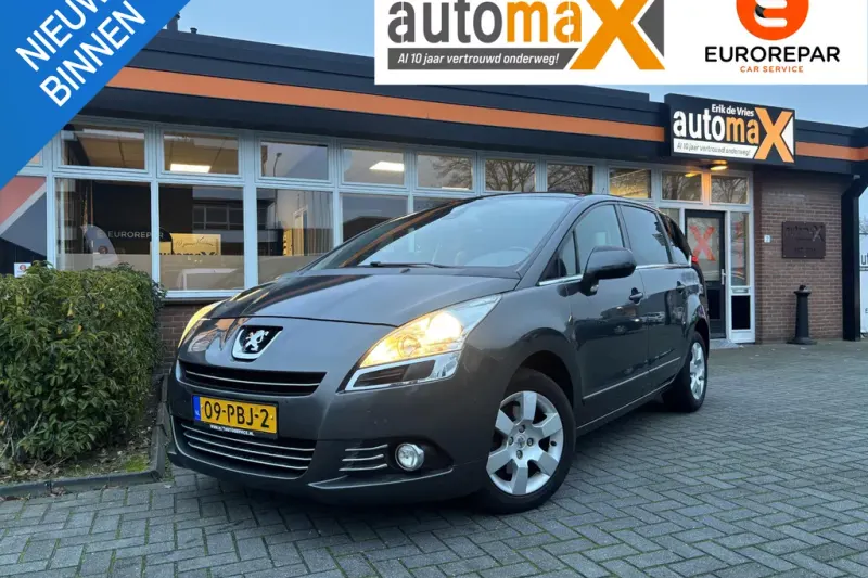 Peugeot 5008 (2011)