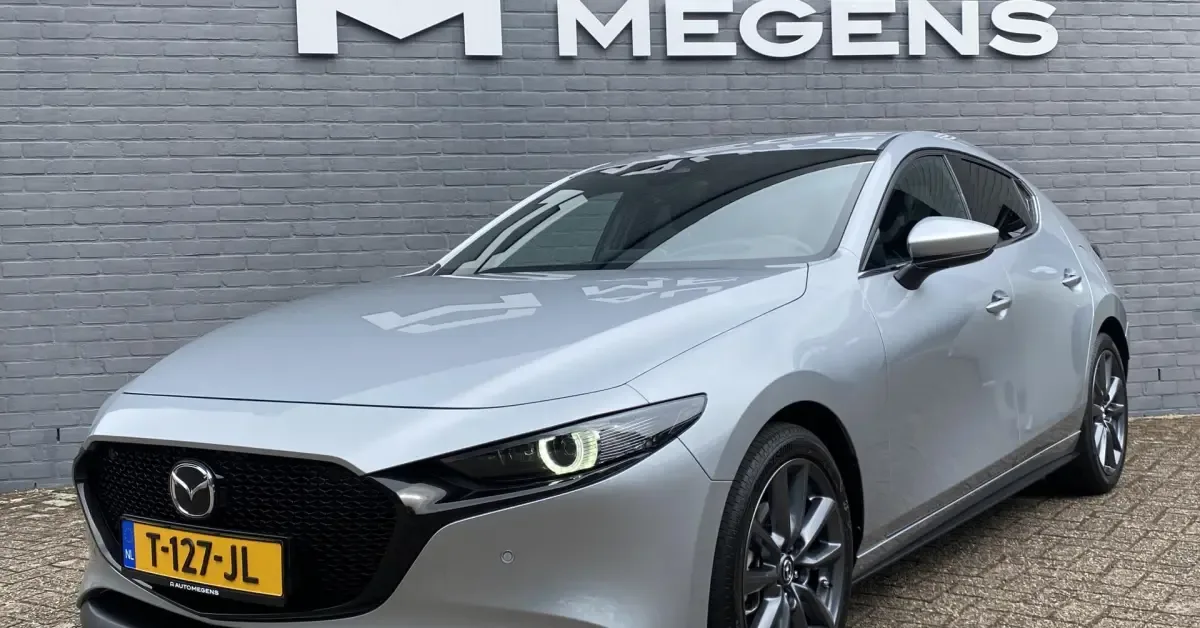 Mazda 3 (2022) — foto 1