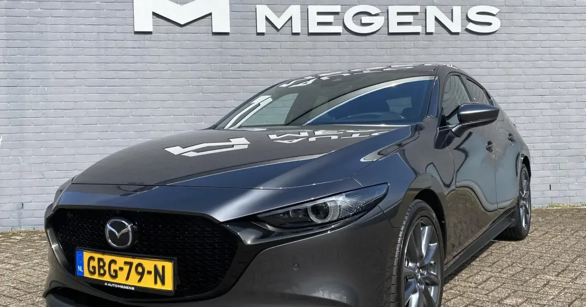 Mazda 3 (2022) — foto 1