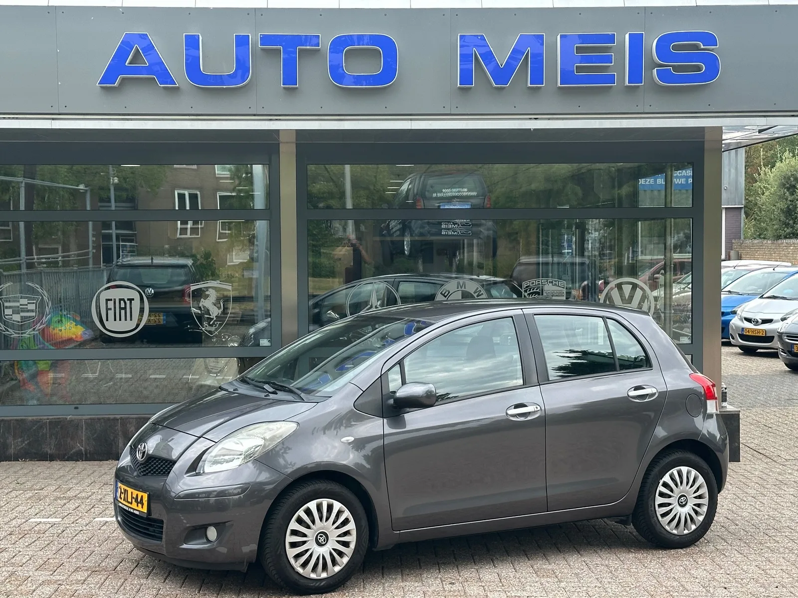 Toyota Yaris (2010) — foto 1