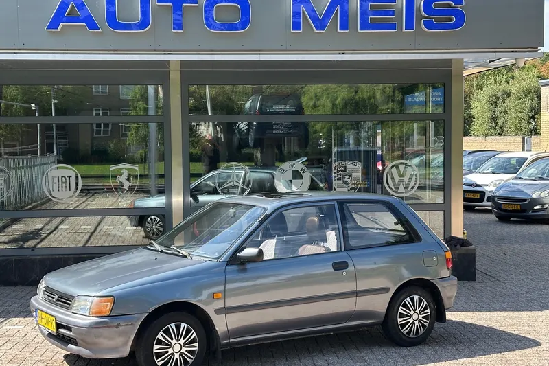 Toyota STARLET (1994)