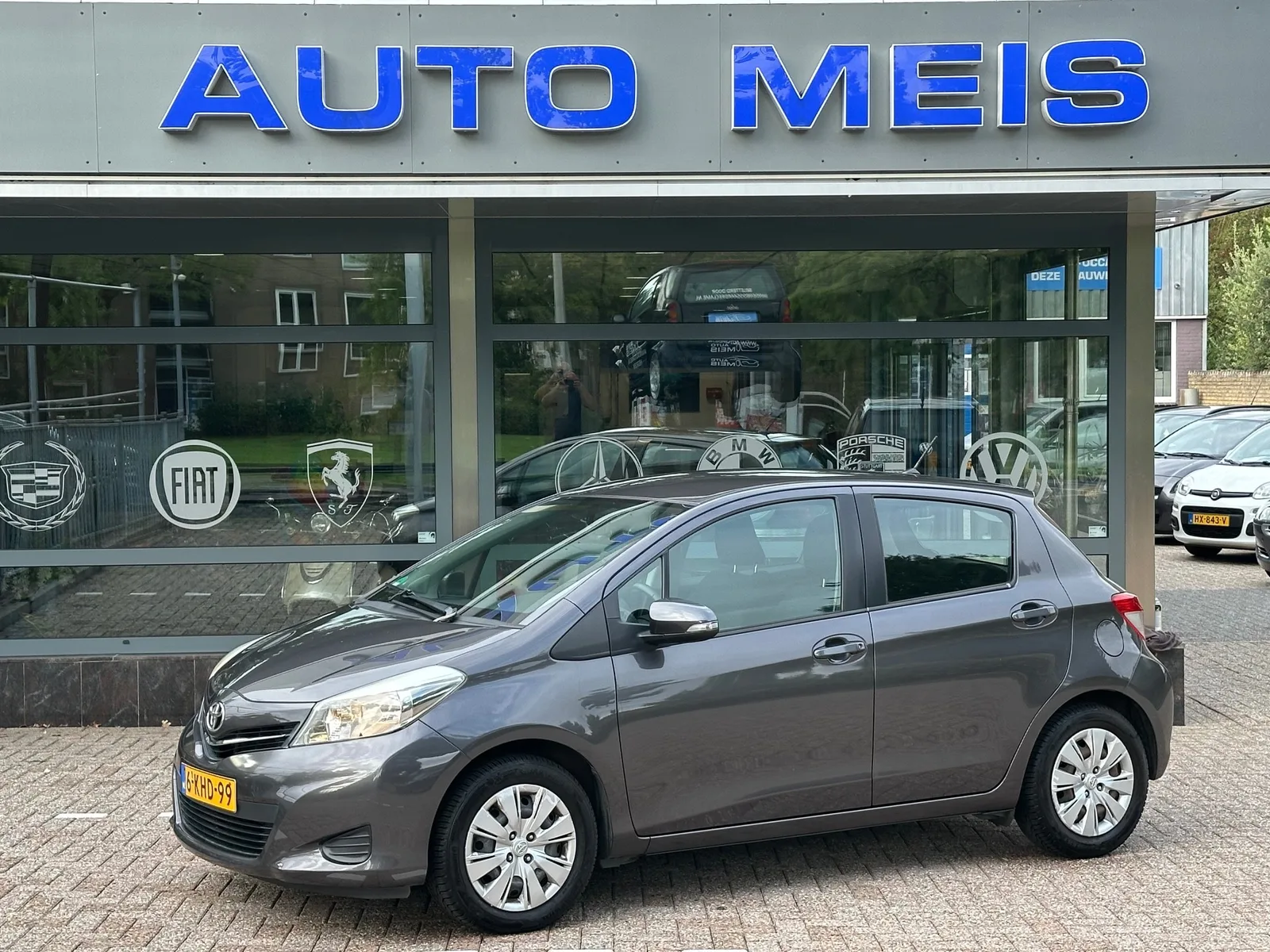 Toyota Yaris (2012) — foto 1