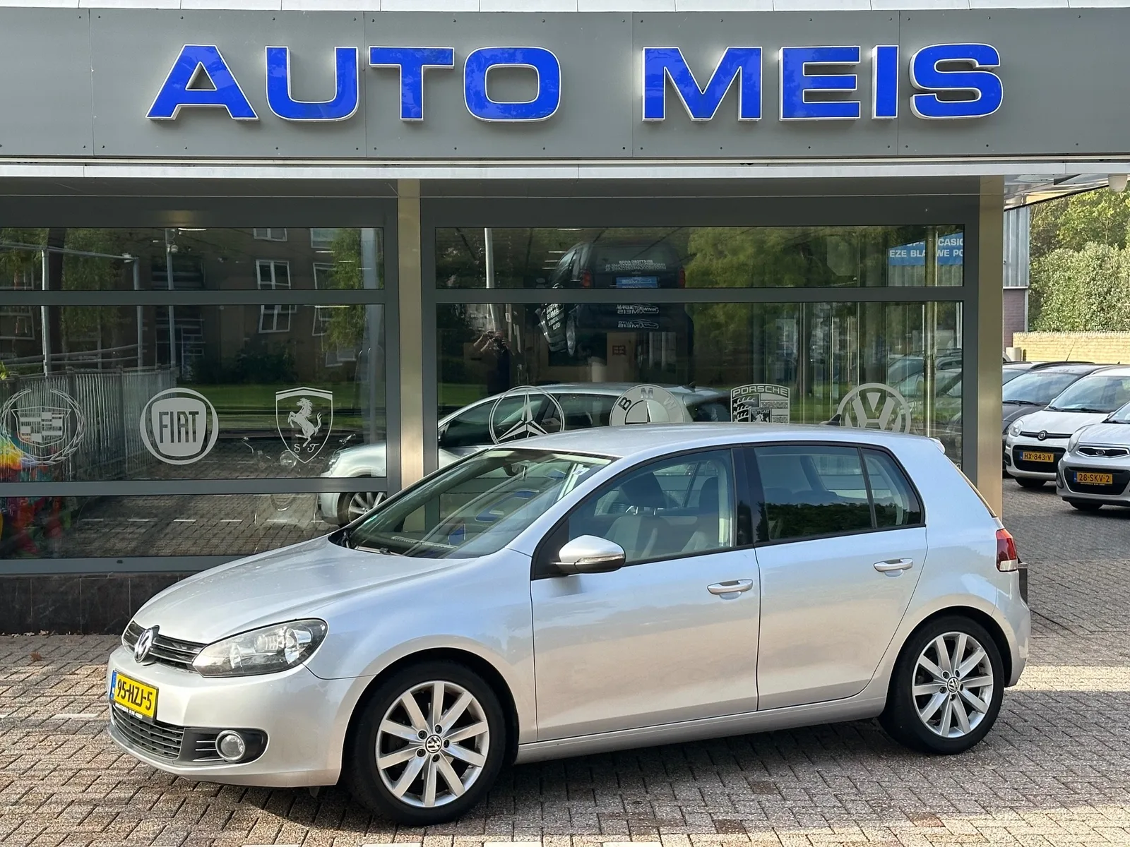 Volkswagen Golf (2009) — foto 1