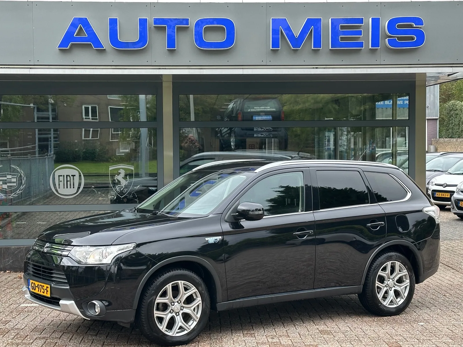 Mitsubishi Outlander (2015) — foto 1