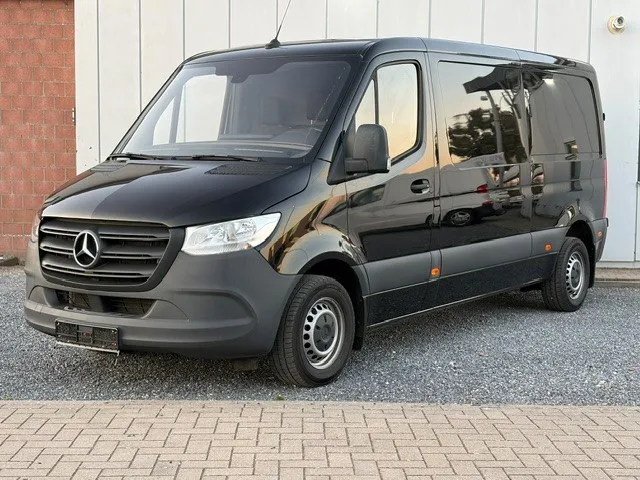 Mercedes-Benz Sprinter (2023) — foto 1