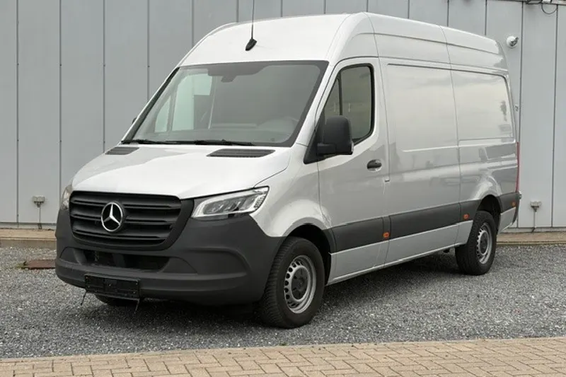 Mercedes-Benz Sprinter (2023)