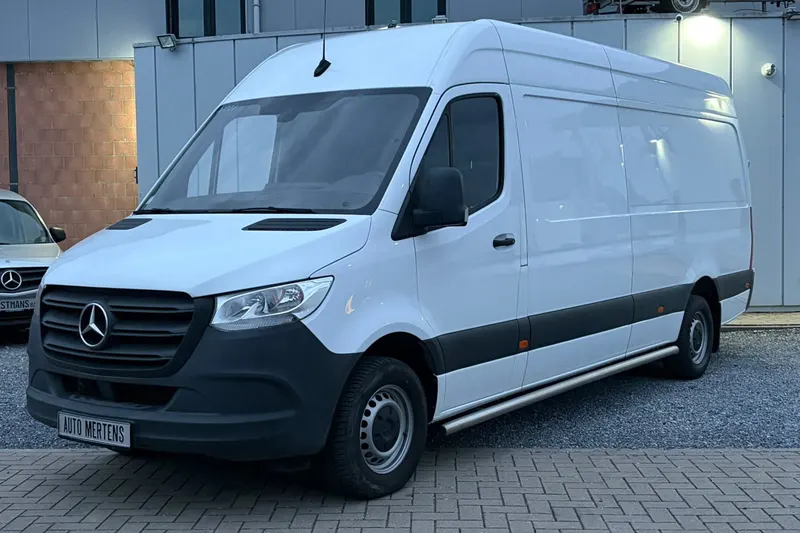 Mercedes-Benz Sprinter (2023)
