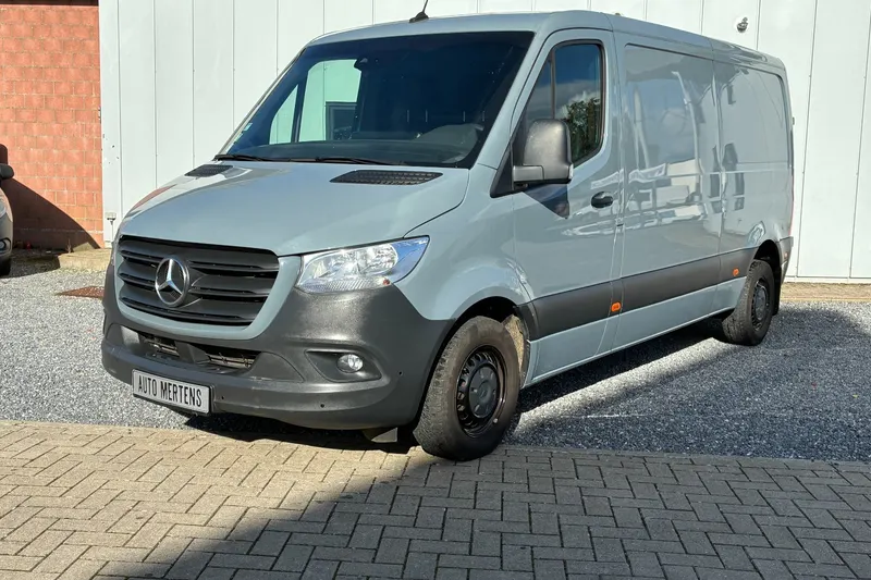Mercedes-Benz Sprinter (2023)