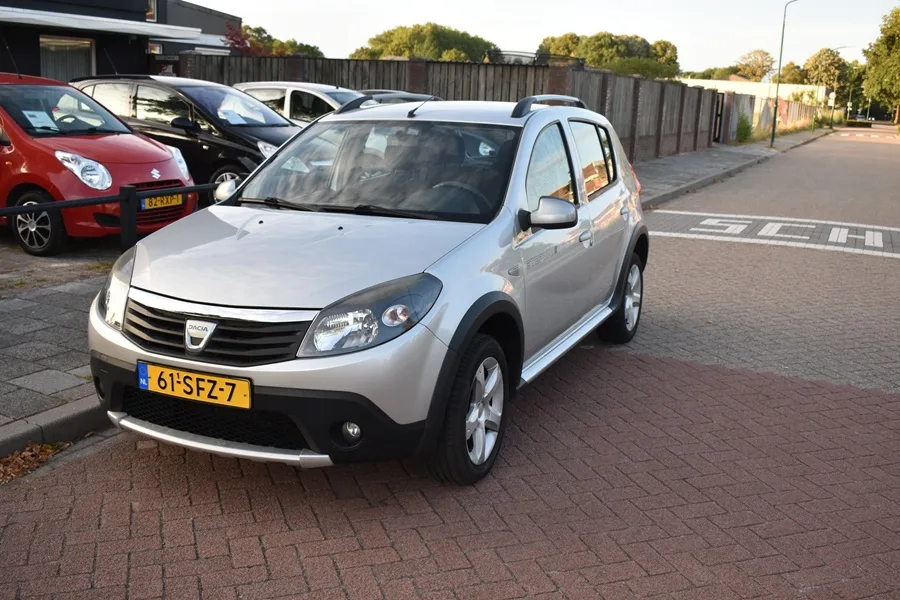 Dacia Sandero (2011) — foto 1