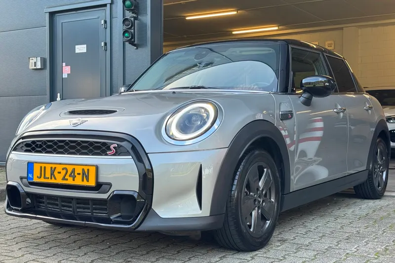 MINI Cooper S (2023)