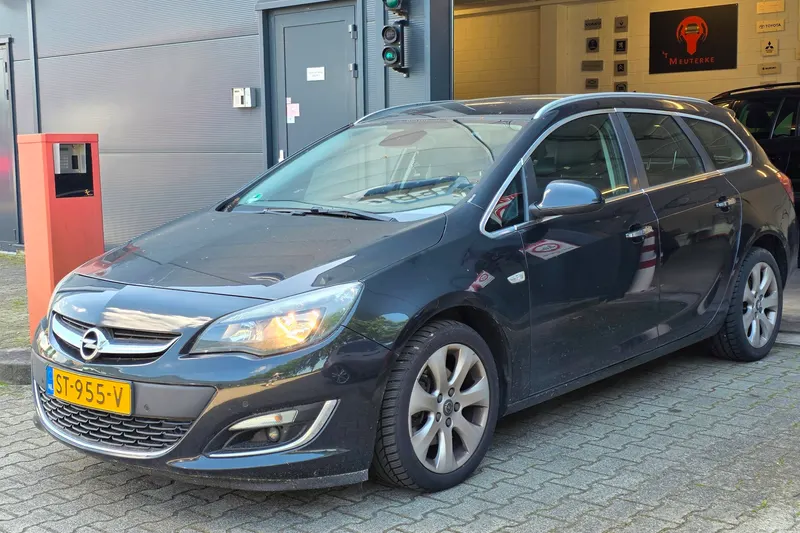 Opel Astra (2013)