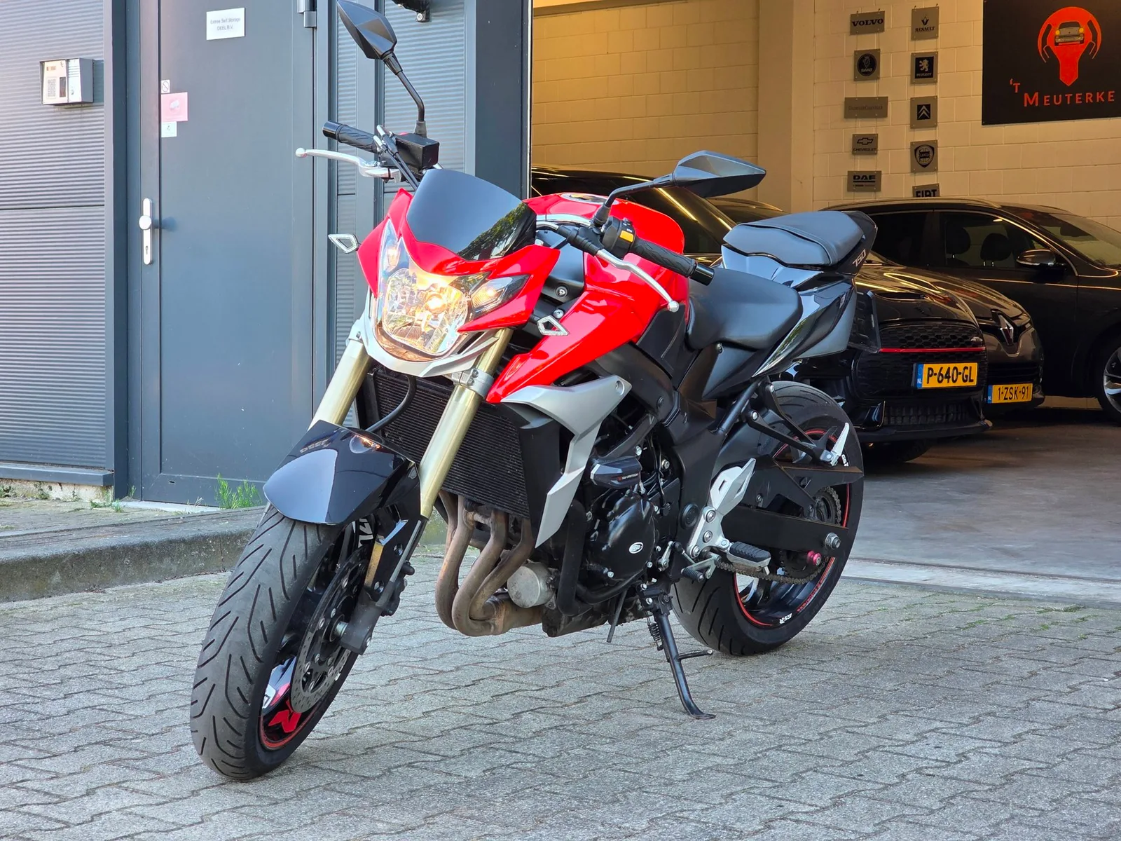 Suzuki Tour (2013) — foto 1