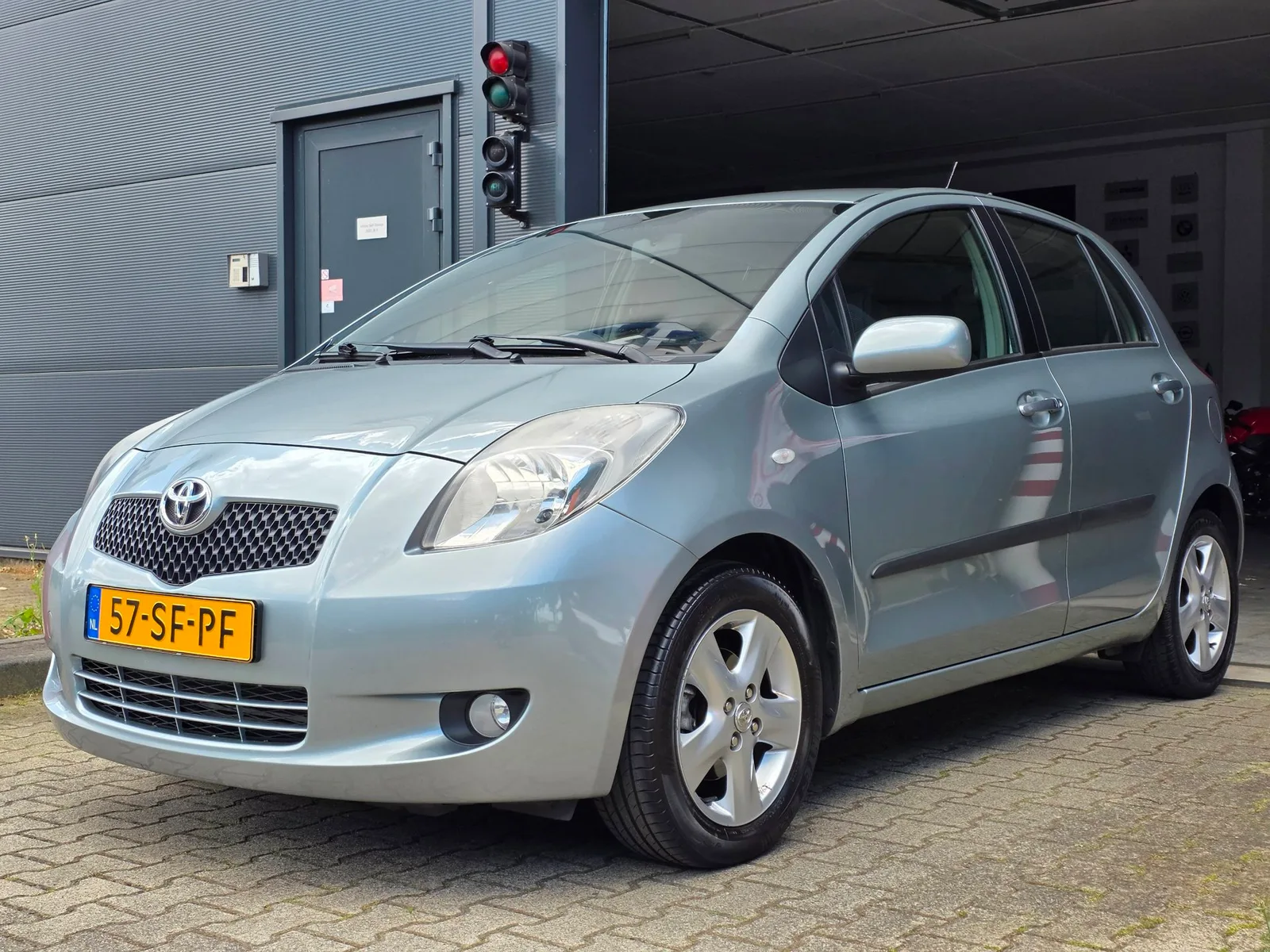 Toyota Yaris (2006) — foto 1