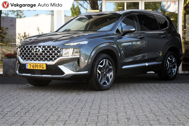 Hyundai Santa Fe (2023)