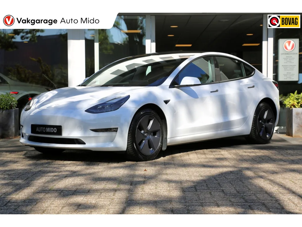 Tesla Model 3 (2022) — foto 1