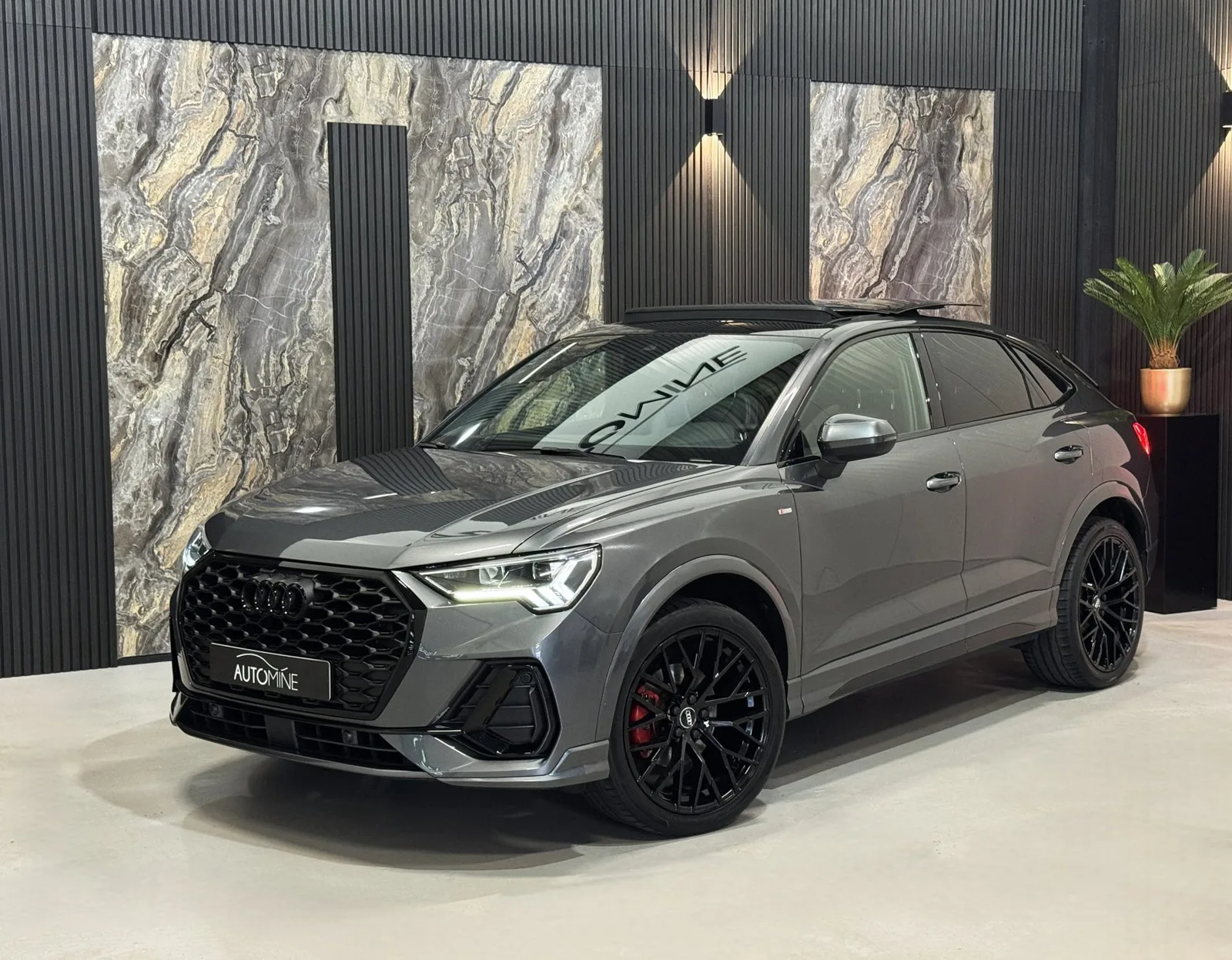 Audi Q3 (2020) — foto 1