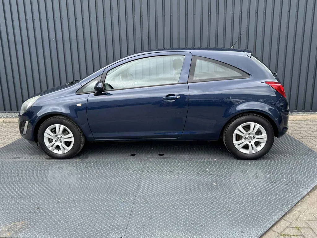 Opel Corsa (2008) — foto 1
