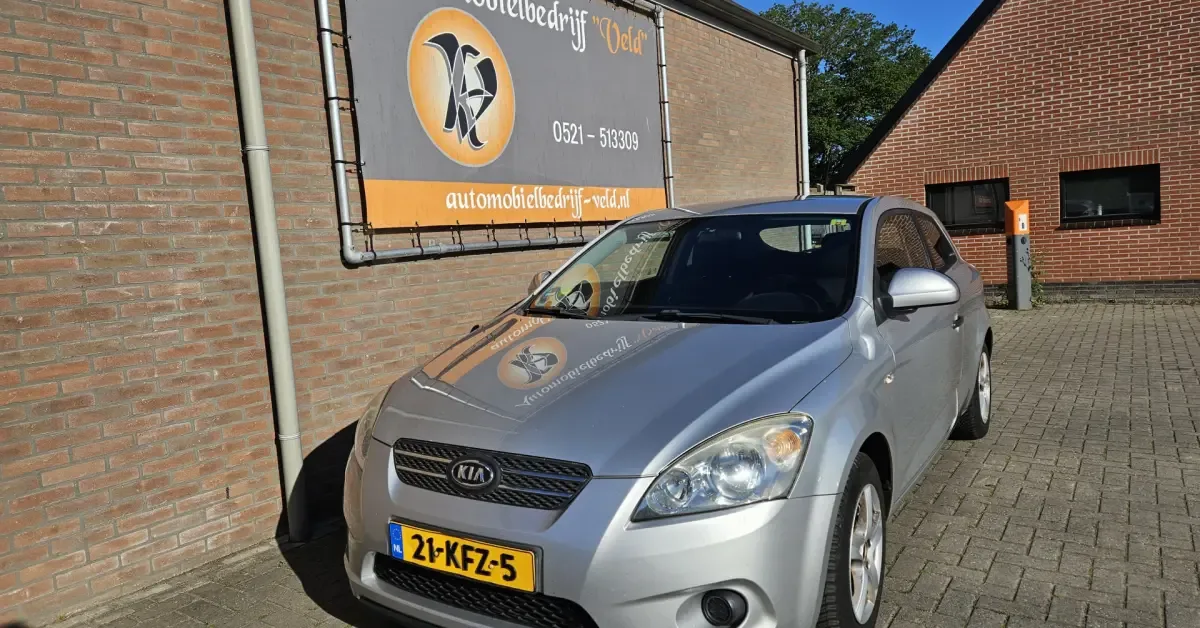 Kia Pro Cee'd (2009) — foto 1