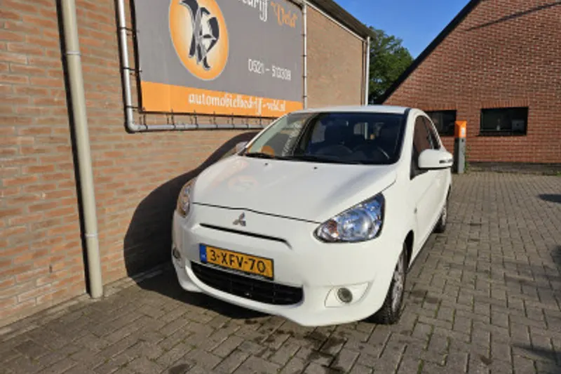 Mitsubishi Space (2014)