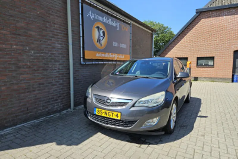 Opel Astra (2010)