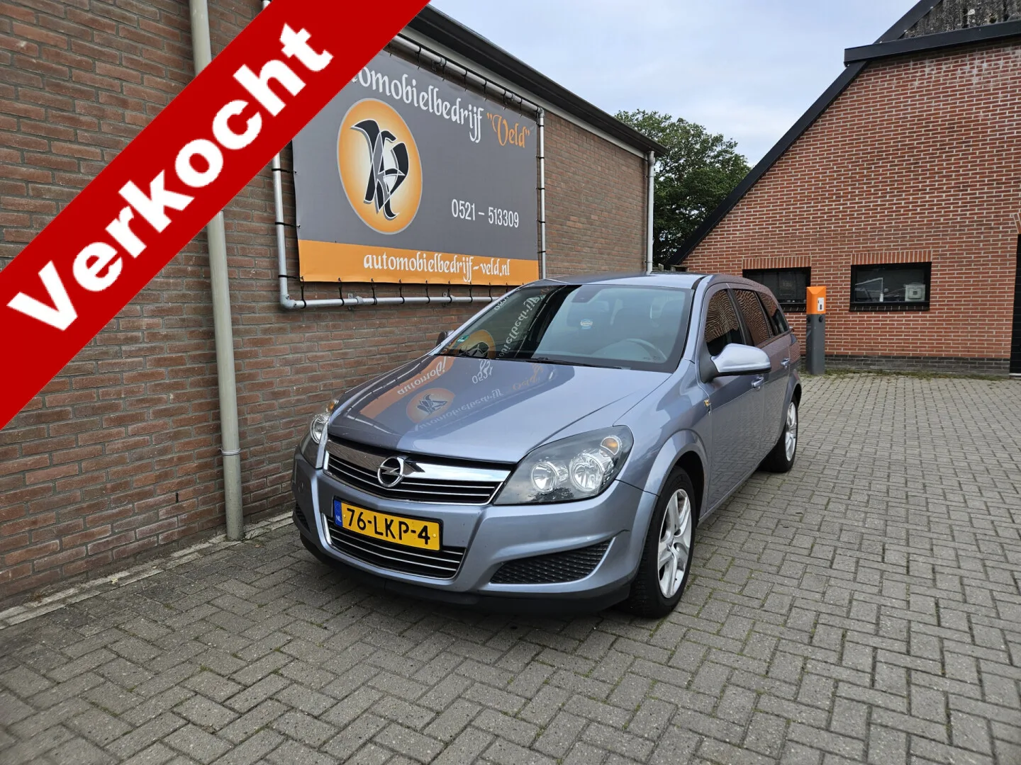 Opel Astra (2010) — foto 1