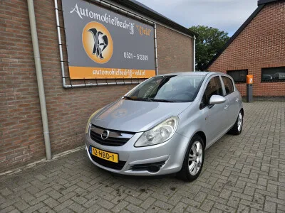 Opel Corsa (2008) — foto 1